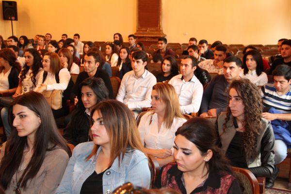 Aqrar Universitetinin rektoru birinci kurs magistr tələbələrlə görüşüb 