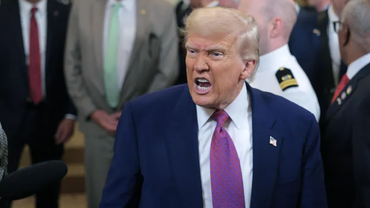 Дональд Трамп требует от Европы прекратить закупки российской нефти