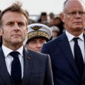 Союзник Макрона призвал его уйти в отставку