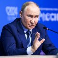 Президент: Мигранты в РФ должны быть законопослушными гражданами