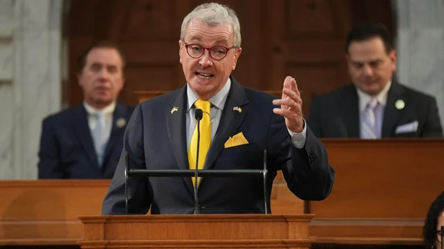 Губернатор Нью-Джерси мобилизовал Нацгвардию для обеспечения жителей продпомощью