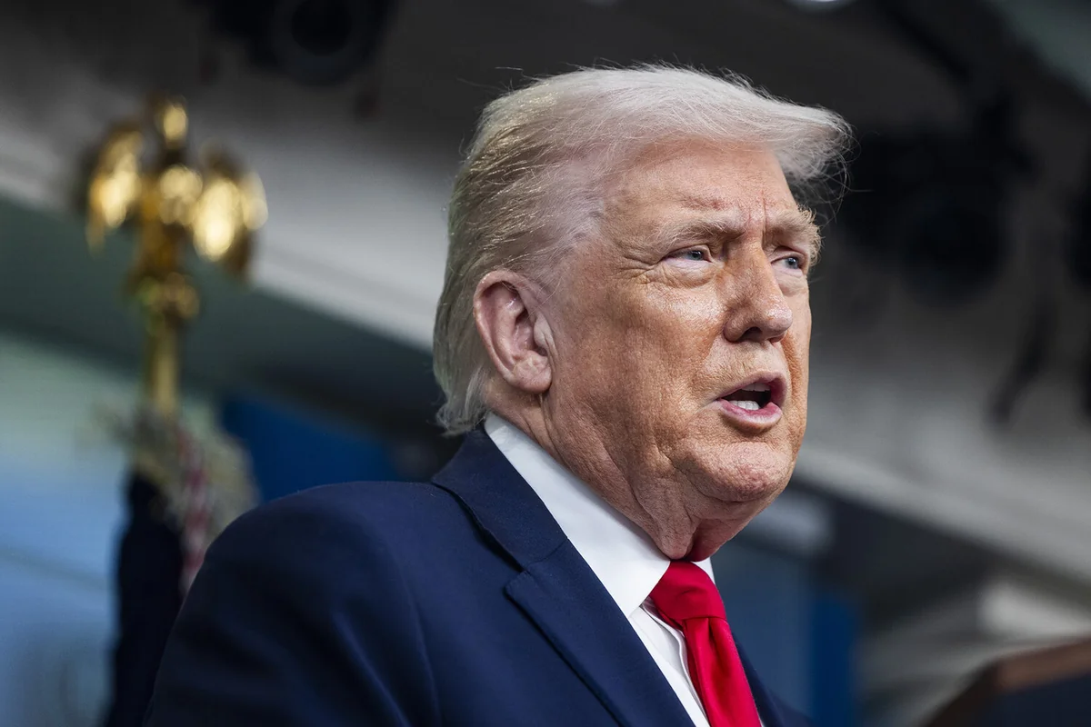 Трамп пообещал обнародовать информацию Пентагона об инопланетянах