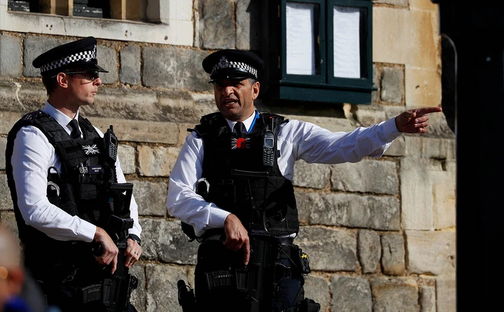 В Великобритании мужчина въехал в толпу пешеходов, есть пострадавшие