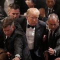 Трамп не хочет носить бронежилет, чтобы не выглядеть полным