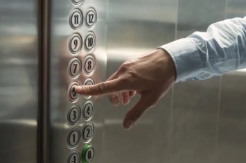 Liftdə 4 gün ac-susuz qaldı