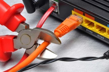 Талибы полностью отключили интернет в Афганистане