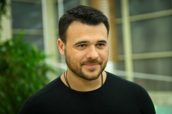 Çiynimdə yuxuya gedir, bütün gecə tərpənməyə belə qorxuram - Emin Ağalarovdan təsirli paylaşım