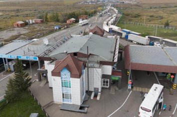 На границе Казахстана и России скопилось 2,5 тысячи грузовиков