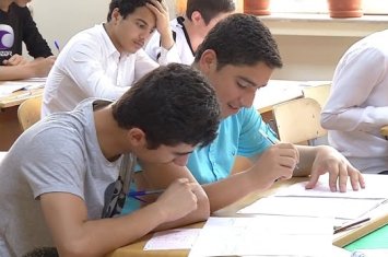 Yeni imtahan modeli şagirdləri çətin vəziyyətdə qoydu - VİDEO