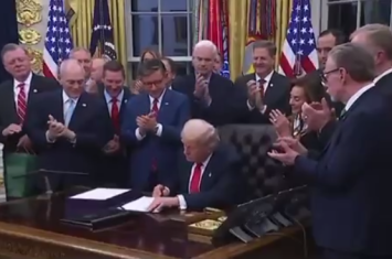 В США завершился самый долгий в истории шатдаун