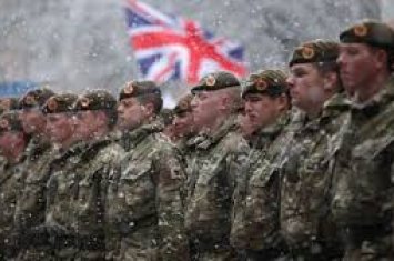 СМИ: Военнослужащим Британии запретили обсуждать служебные вопросы в автомобилях