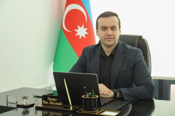 İşdə aparılan ixtisar zamanı kimlərə üstünlük verilir və bu üstünlük hansı şərtlərlə tətbiq olunur?