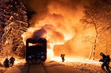 Partizanlar Rusiyada hərbi elektrovozu yandırdı...- 