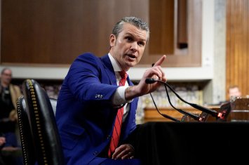 Конгрессмен требует немедленной отставки главы Пентагона