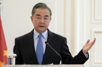 Глава МИД КНР выступил за ведущую роль Палестины в послевоенном управлении Газой