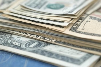 Казахстан увеличил инвестиции в азербайджанскую экономику