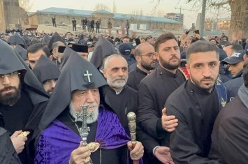 Rusiyayönlü müxalifət II Qareginə dəstək üçün cəmi 2200 nəfər toplaya bildi...