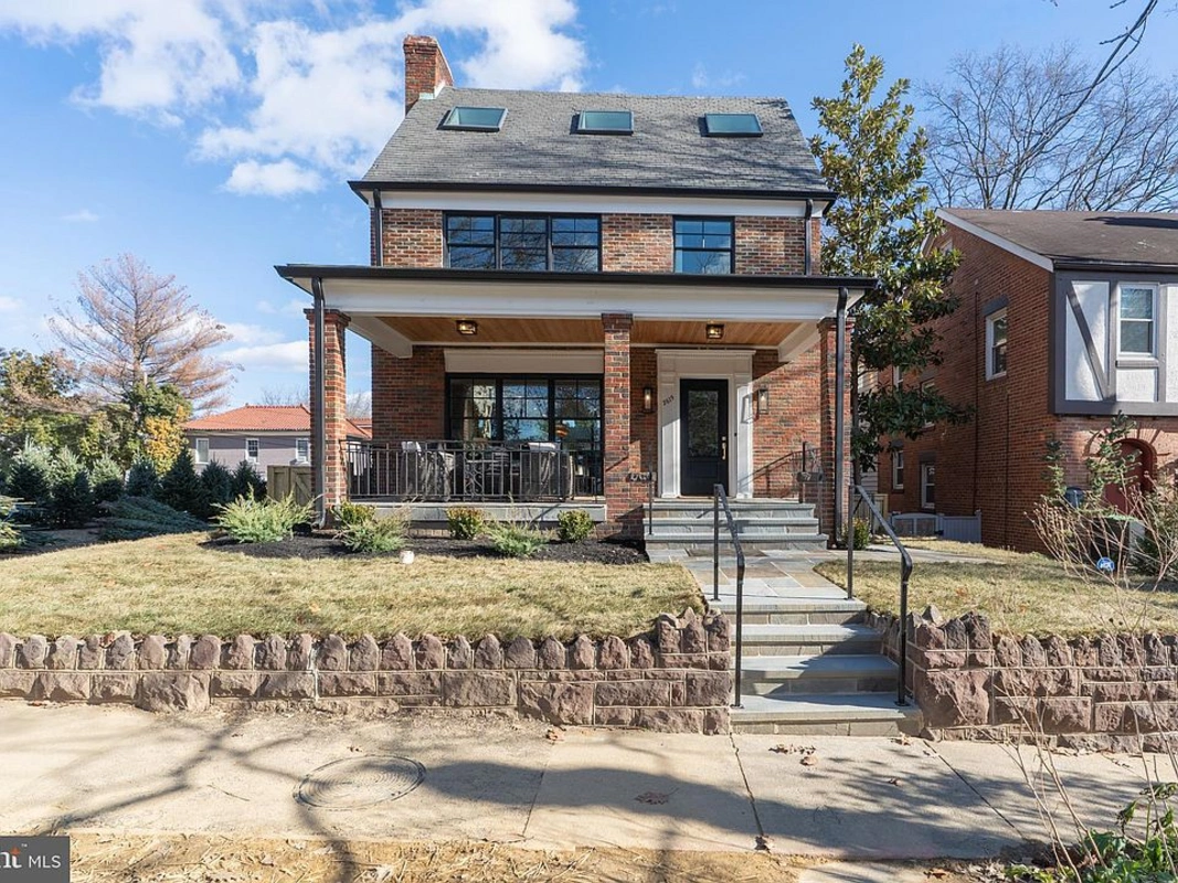 ABŞ-də Rusiya səfirliyinin qarşısındakı 