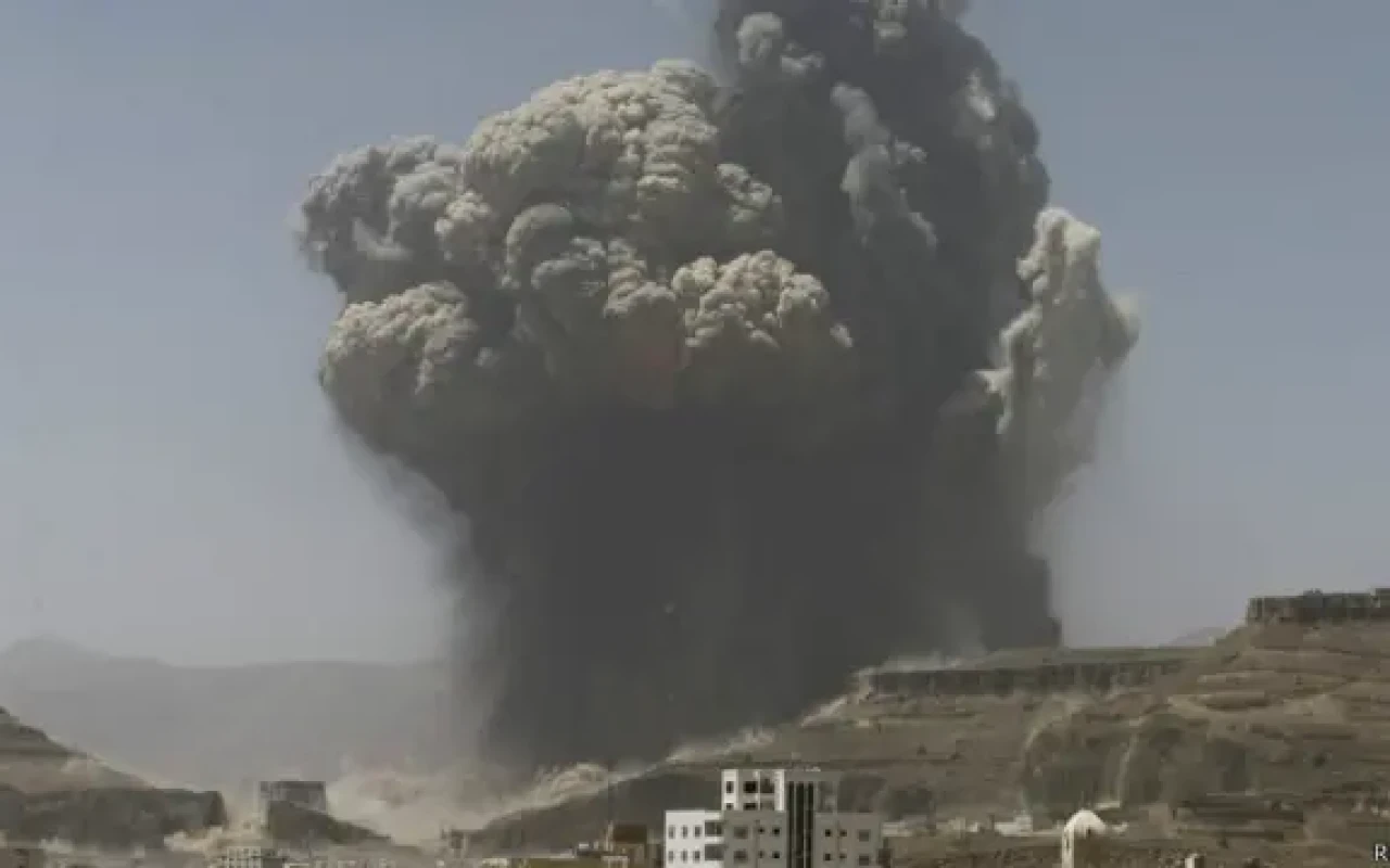 Səudiyyə Ərəbistanının rəhbərlik etdiyi koalisiya Yəmən limanınını bombaladı - YENİLƏNİB