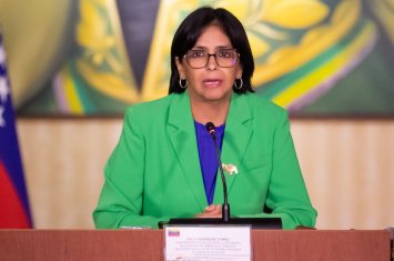 Вице-президент Венесуэлы: Мадуро — законный президент