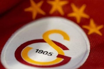 “Qalatasaray” iki futbolçusu ilə yollarını ayırdı