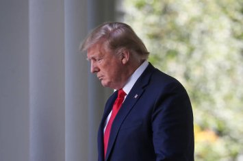 Трамп усомнился, что НАТО защитит США в критический момент