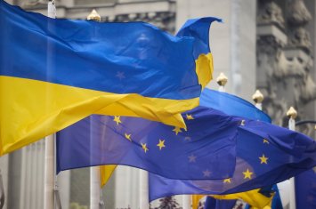 Канцлер Австрии выступил против ускоренного вступления Украины в ЕС