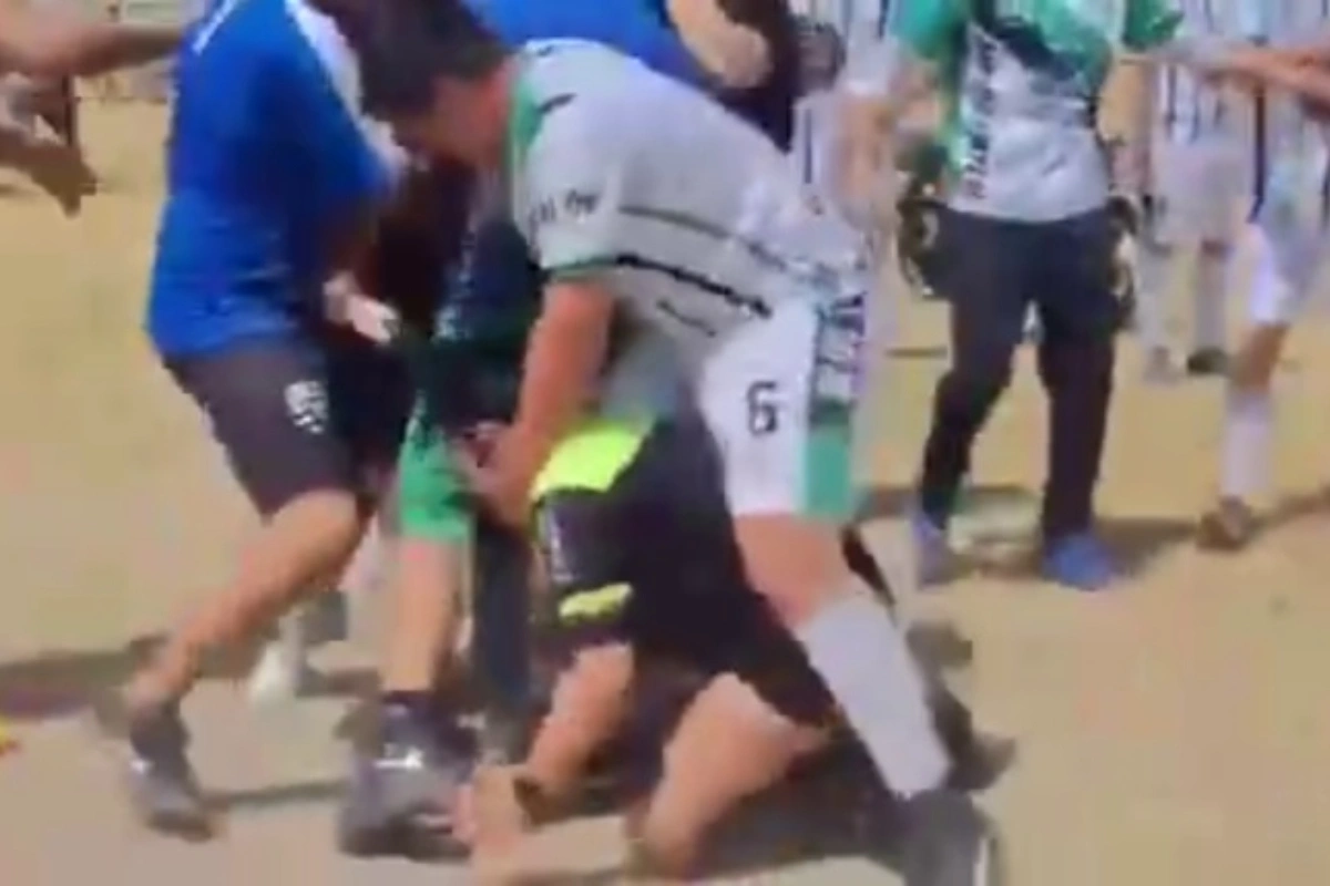 Argentinada 20 yaşlı qadın hakim futbol matçından sonra döyüldü