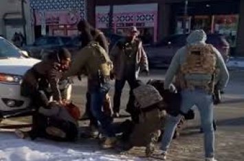 Причастных к стрельбе в Миннеаполисе пограничников отстранили от службы