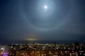 Kiyev səmasında  növbəti gözqamaşdırıcı parıltı göründü: bu nədir?..-FOTO
