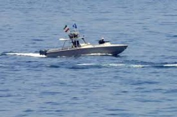 WSJ: Иранские катера приблизились к танкеру США в Ормузском проливе