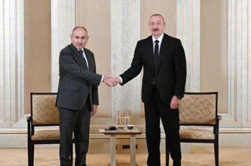 В Абу-Даби проходит встреча в расширенном составе между Ильхамом Алиевым и Николом Пашиняном