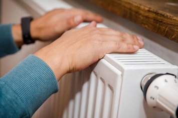 Radiatorun arxasına bir parça qoyun, istiliyi ikiqat artırın