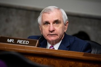 Сенатор обвинил Трампа в сокрытии планов по Ирану