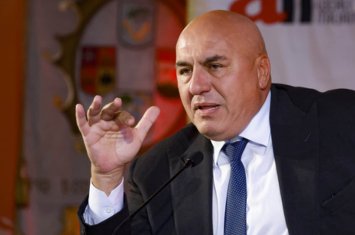 Министр обороны Италии сообщил, что возвращается из Дубая военным бортом