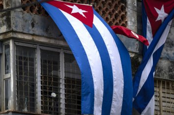 Kubada etirazçılar Kommunist Partiyasının ofisini dağıtdı