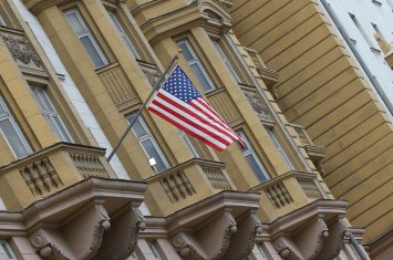 Госдеп США приказал всем посольствам проверить безопасность из-за Ирана
