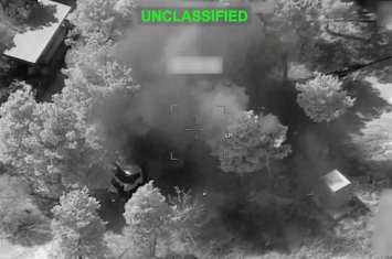 ABŞ İranın Hörmüz boğazı yaxınlığındakı raket bazalarına 2,3 tonluq bombalar atdı...-