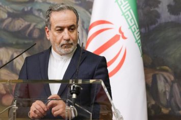 Арагчи: Иран не ведет прямых переговоров с США