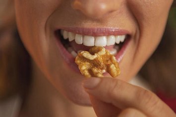 Alimlər qoz yemək üçün ideal zamanı açıqladılar