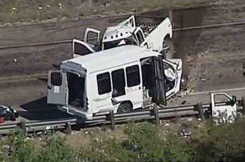 Sərnişin avtobusu qəzaya uğradı - Ölənlər var