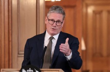 Стармер пожаловался на Путина и Трампа