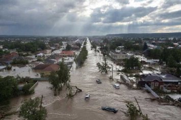 Bu məmur daşqınlardan zərər çəkmiş 1000 insanın həm də pulsuz Həcc səfərini təşkil edəcək...-İBRƏTAMİZ