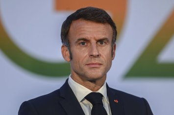 Макрон: Европа не сможет вечно рассчитывать на защиту США