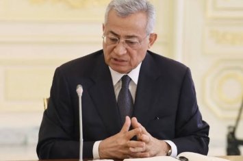 Vaqif Axundova AĞIR İTKİ