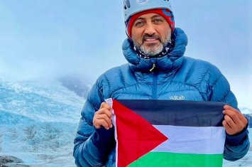 Fələstinli alpinist Qəzza uşaqları üçün pul toplamaq məqsədilə Everestə dırmanır...+VİDEO