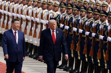 Трамп в Пекине осыпал Си Цзиньпина комплиментами