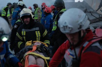 Россия ударила по жилым кварталам Киева: десятки пострадавших-ВИДЕО