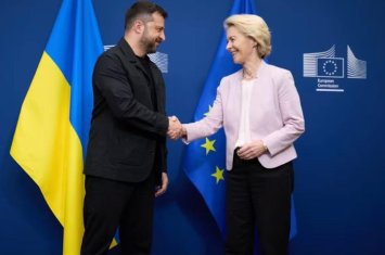 Урсула фон дер Ляйен обсудила с Зеленским военную помощь