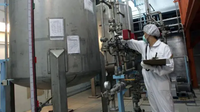 Al-Arabiya: Тегеран согласился на международный мониторинг за ядерными объектами Ирана